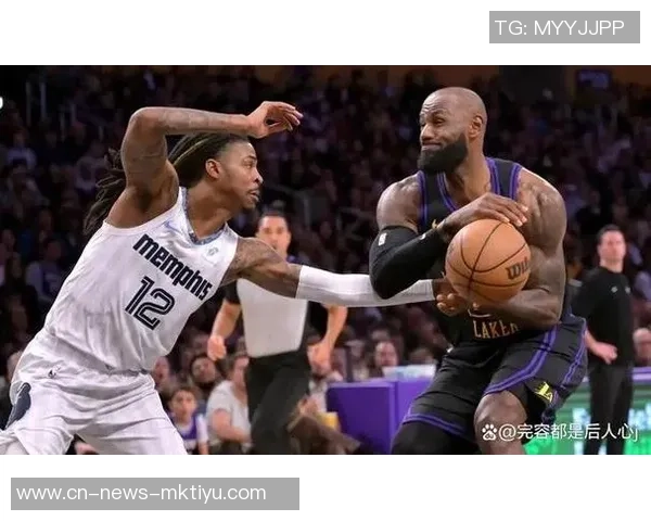 布克赞詹姆斯复出后无缝融入展现比赛魅力逐步找回状态令人期待